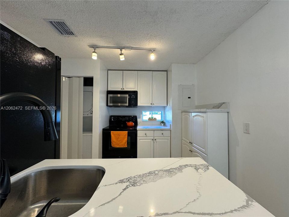 En Venta: $225,000 (2 camas, 2 baños, 805 Pies cuadrados)