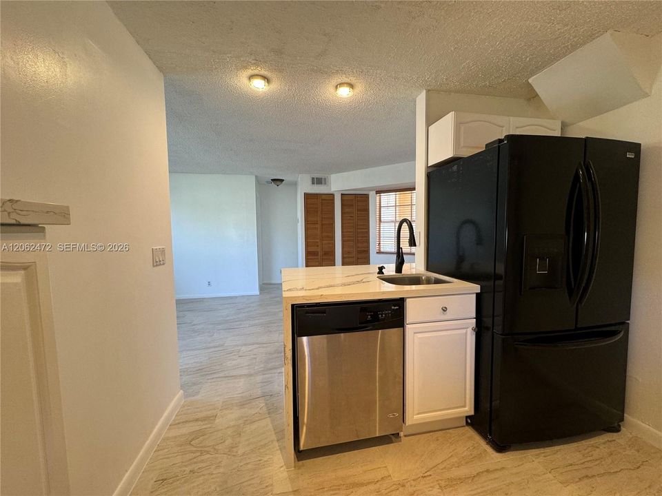 En Venta: $225,000 (2 camas, 2 baños, 805 Pies cuadrados)