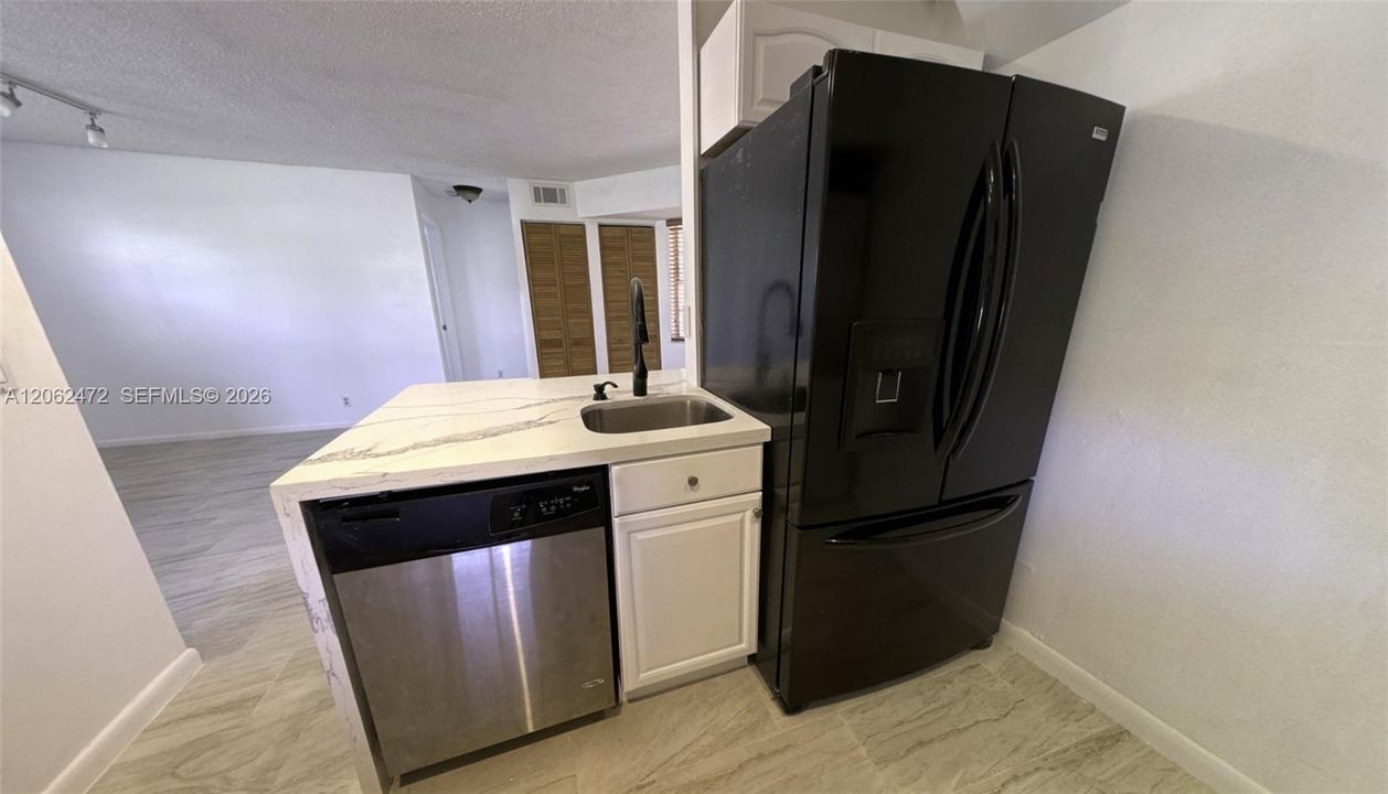 En Venta: $225,000 (2 camas, 2 baños, 805 Pies cuadrados)