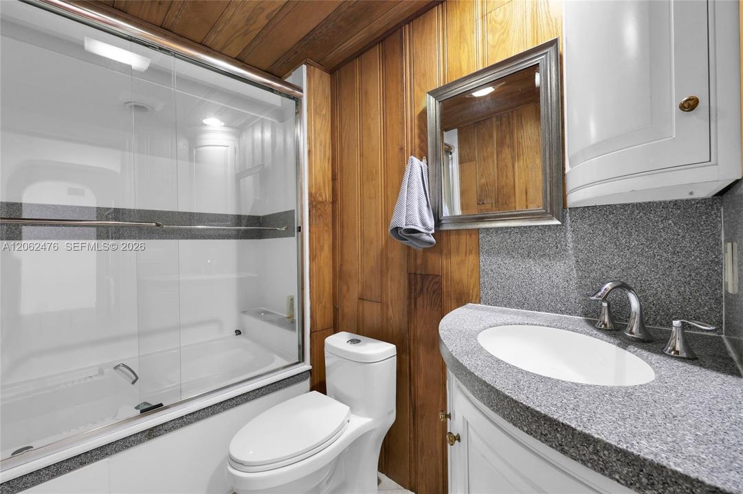 На продажу: $549,000 (4 спален, 3 ванн, 1700 Квадратных фут)