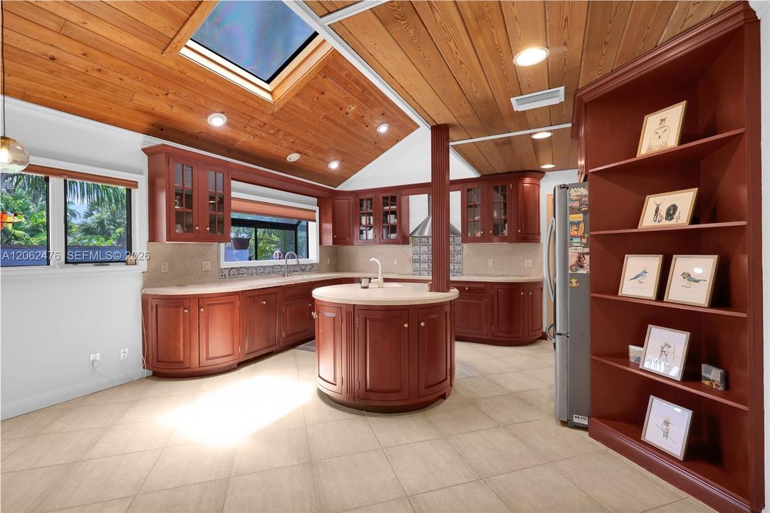 На продажу: $549,000 (4 спален, 3 ванн, 1700 Квадратных фут)