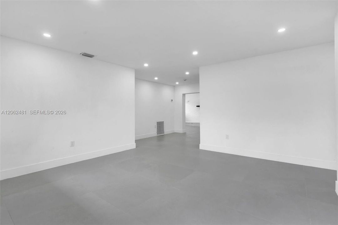 На продажу: $609,000 (4 спален, 2 ванн, 1860 Квадратных фут)