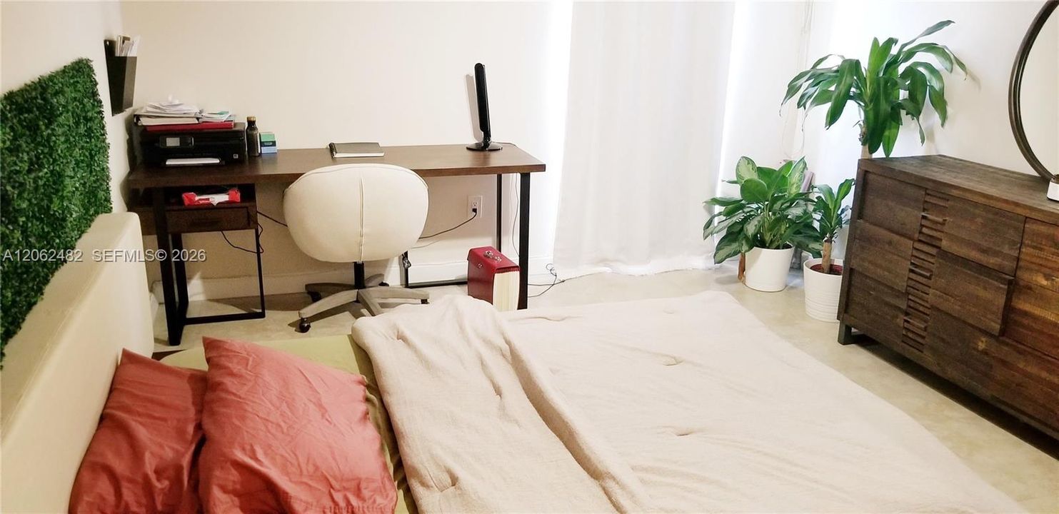For Rent: $2,150 (1 beds, 1 baths, 852 Square Feet)