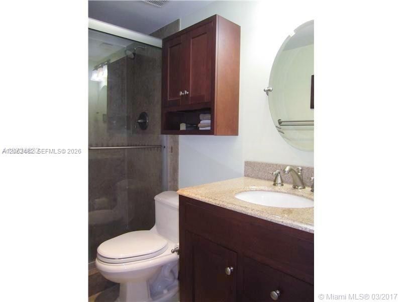 For Rent: $2,150 (1 beds, 1 baths, 852 Square Feet)