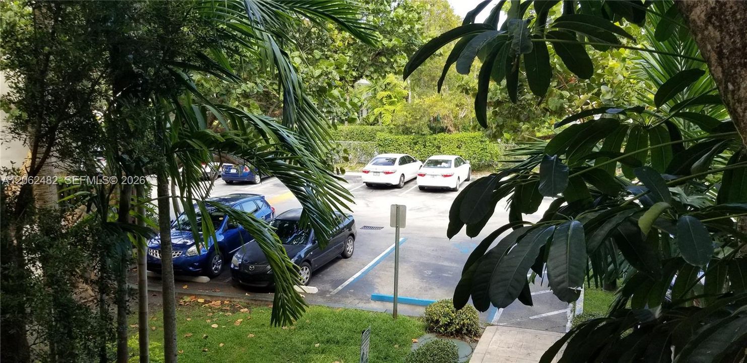 For Rent: $2,150 (1 beds, 1 baths, 852 Square Feet)