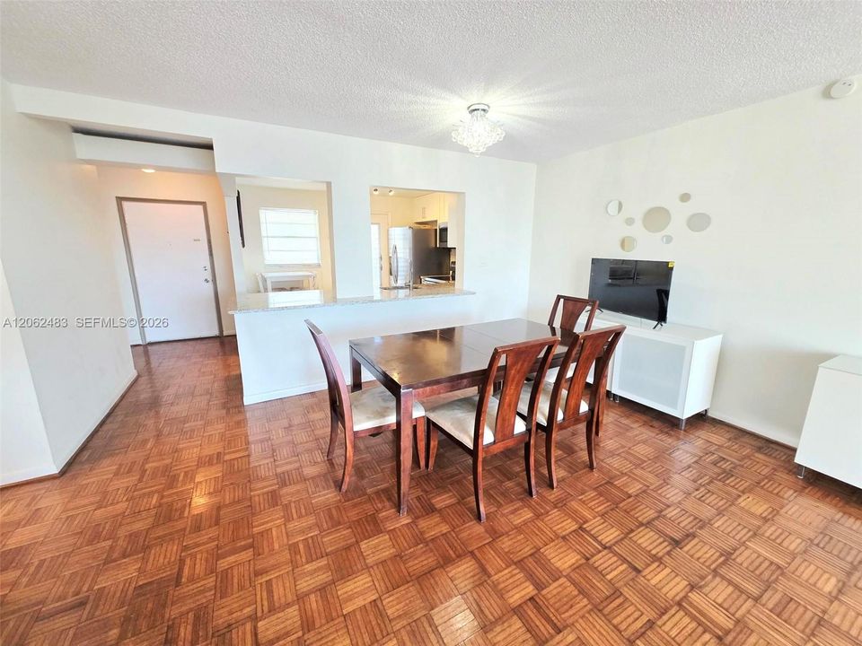 En Venta: $249,000 (2 camas, 2 baños, 1092 Pies cuadrados)