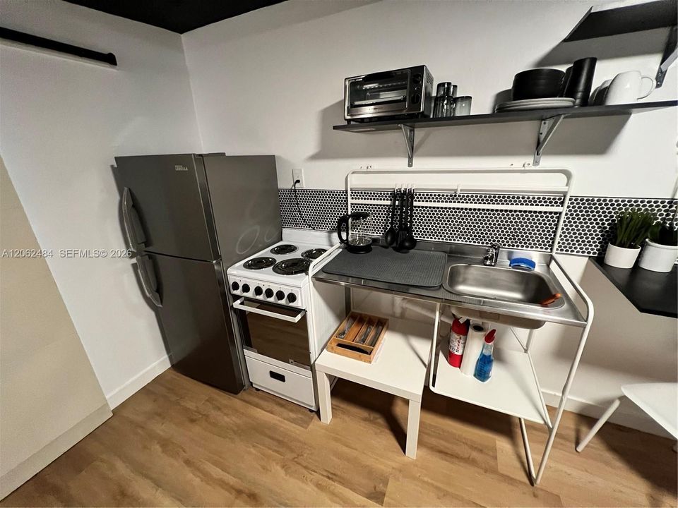 В аренду: $1,375 (0 спален, 1 ванн, 0 Квадратных фут)