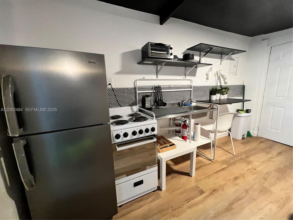 В аренду: $1,375 (0 спален, 1 ванн, 0 Квадратных фут)