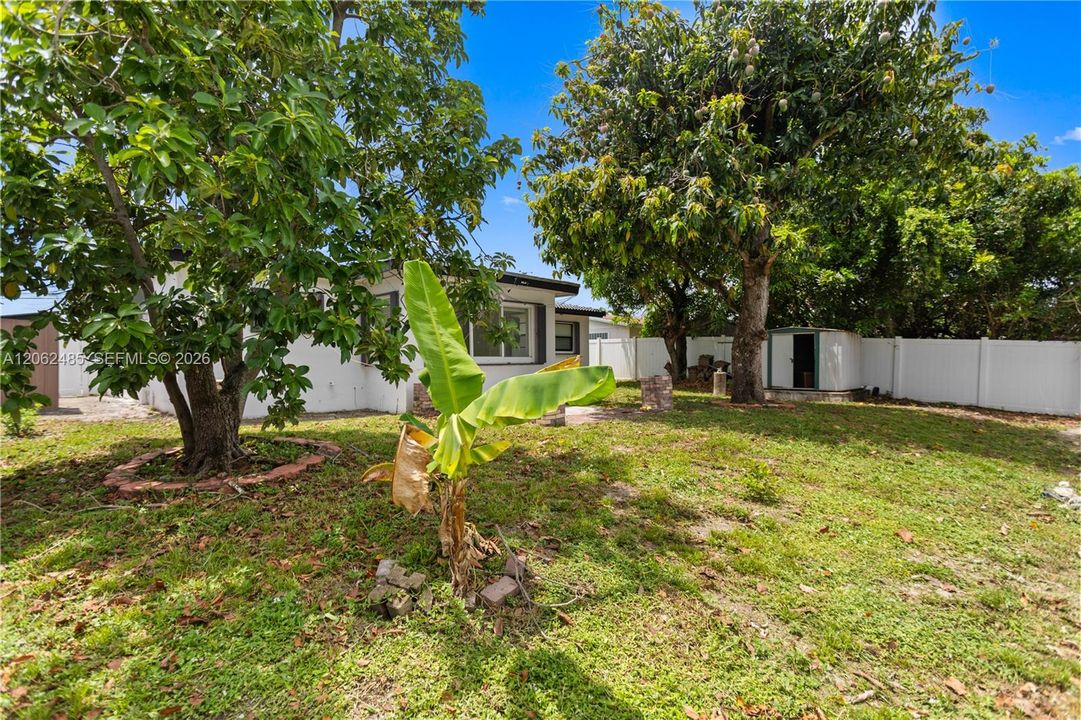 На продажу: $429,000 (4 спален, 2 ванн, 1287 Квадратных фут)