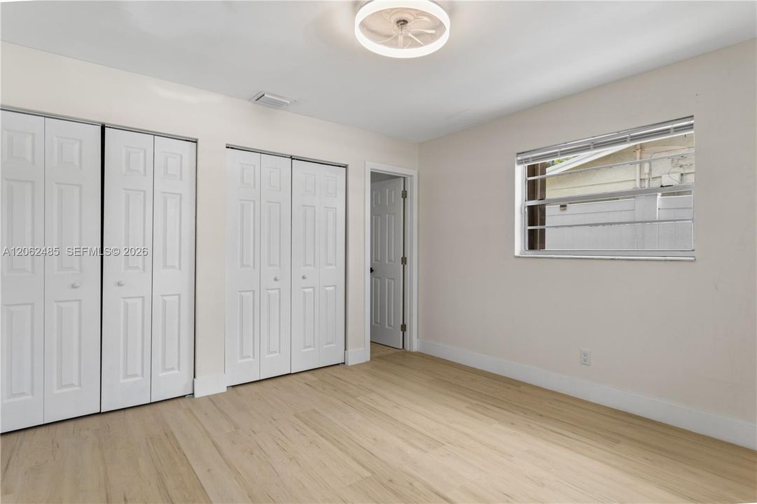 На продажу: $429,000 (4 спален, 2 ванн, 1287 Квадратных фут)