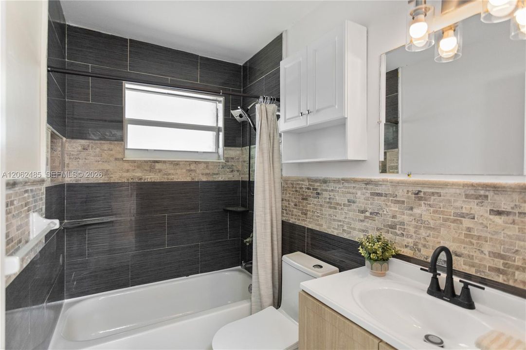 На продажу: $429,000 (4 спален, 2 ванн, 1287 Квадратных фут)