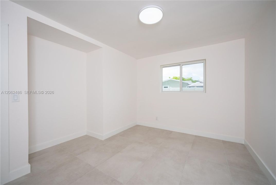 En Venta: $699,000 (4 camas, 3 baños, 2110 Pies cuadrados)