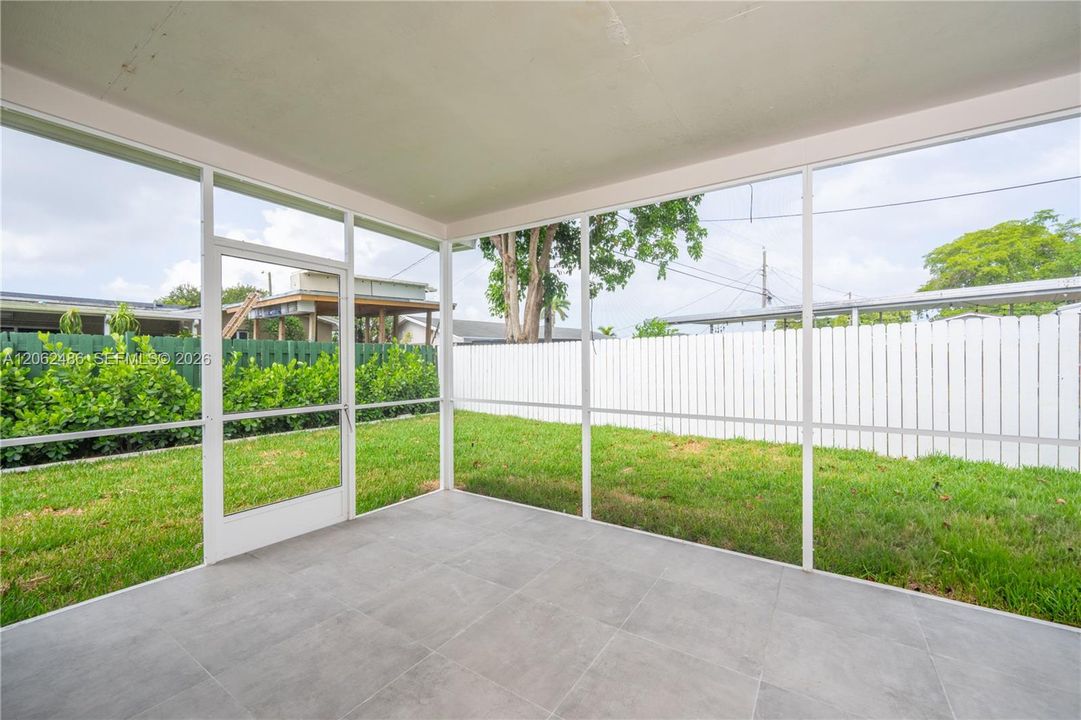 En Venta: $699,000 (4 camas, 3 baños, 2110 Pies cuadrados)