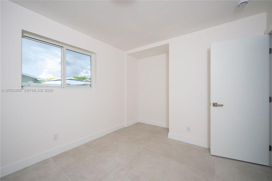 En Venta: $699,000 (4 camas, 3 baños, 2110 Pies cuadrados)