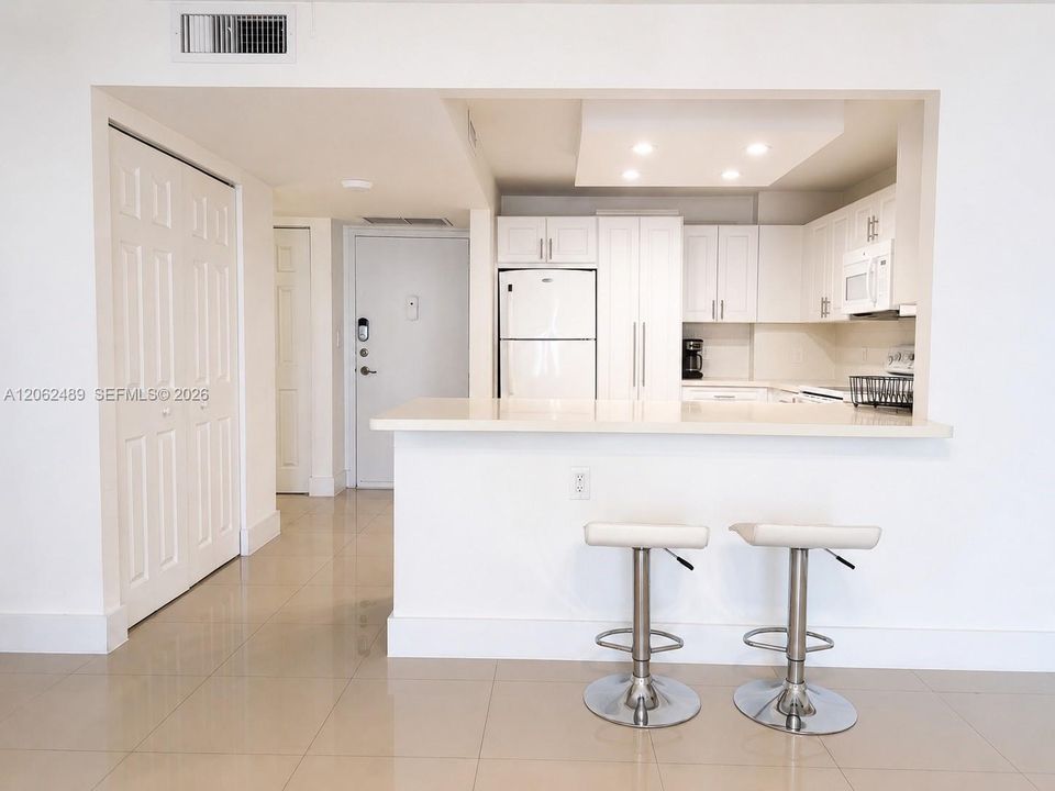 В аренду: $2,450 (1 спален, 2 ванн, 1217 Квадратных фут)