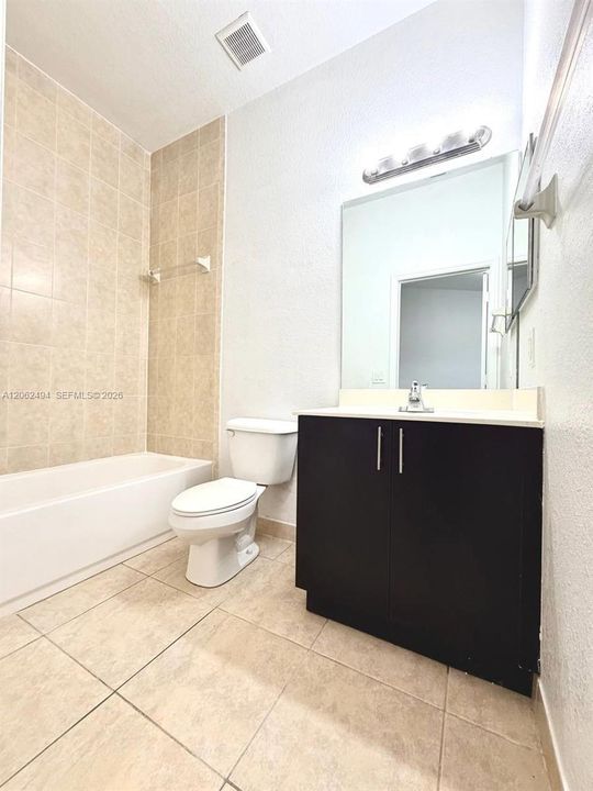 For Rent: $2,260 (2 beds, 2 baths, 1001 Square Feet)