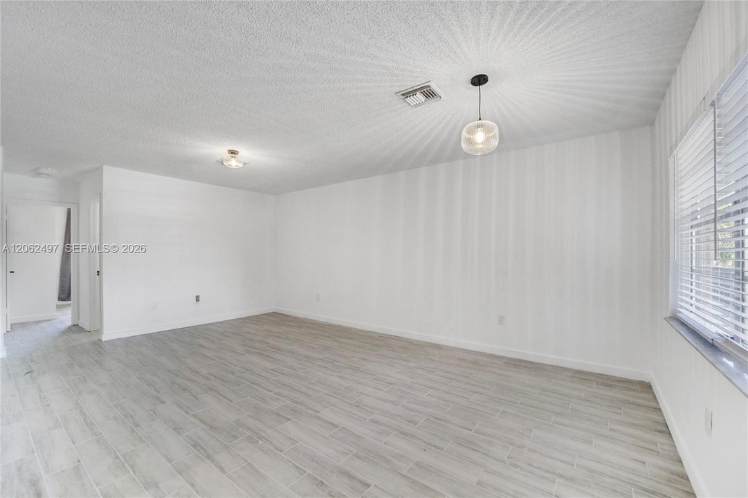 В аренду: $2,200 (2 спален, 2 ванн, 980 Квадратных фут)
