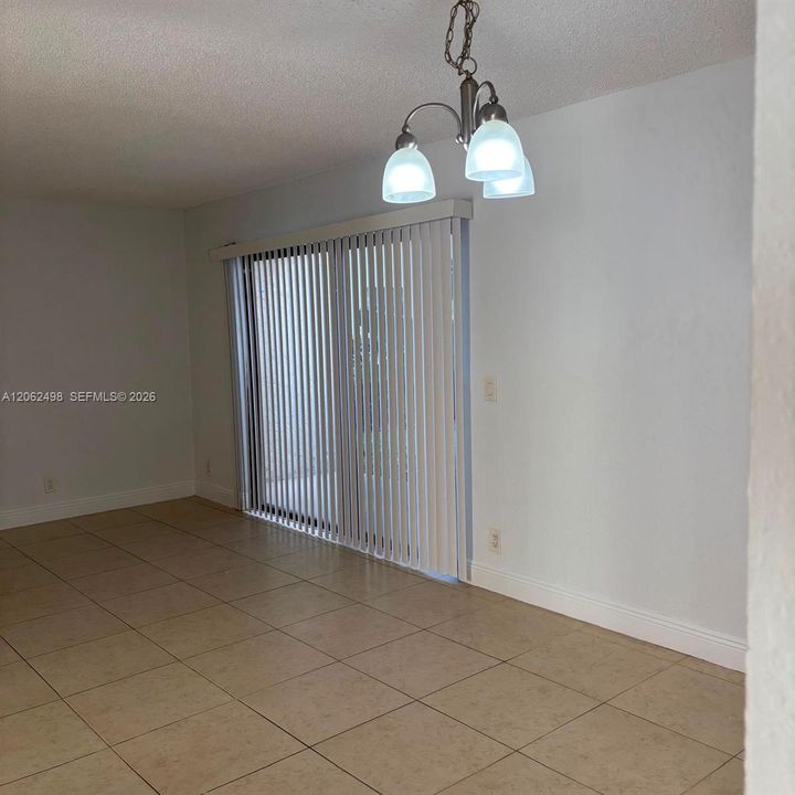 В аренду: $1,900 (2 спален, 2 ванн, 900 Квадратных фут)