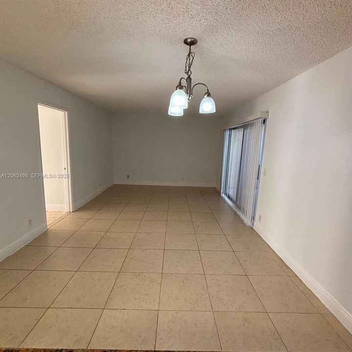 В аренду: $1,900 (2 спален, 2 ванн, 900 Квадратных фут)