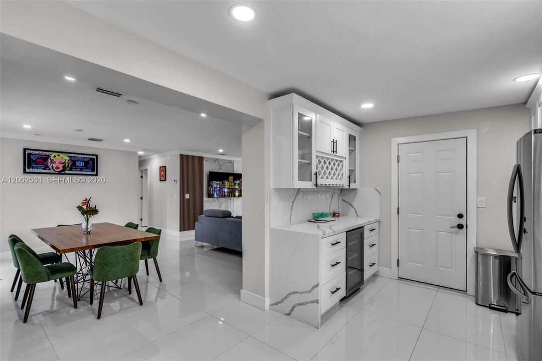 For Rent: $6,500 (5 beds, 3 baths, 1942 Square Feet)