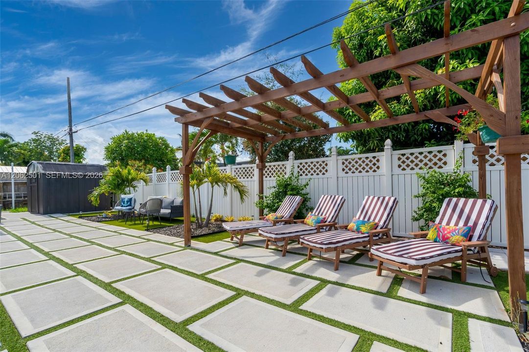 For Rent: $6,500 (5 beds, 3 baths, 1942 Square Feet)