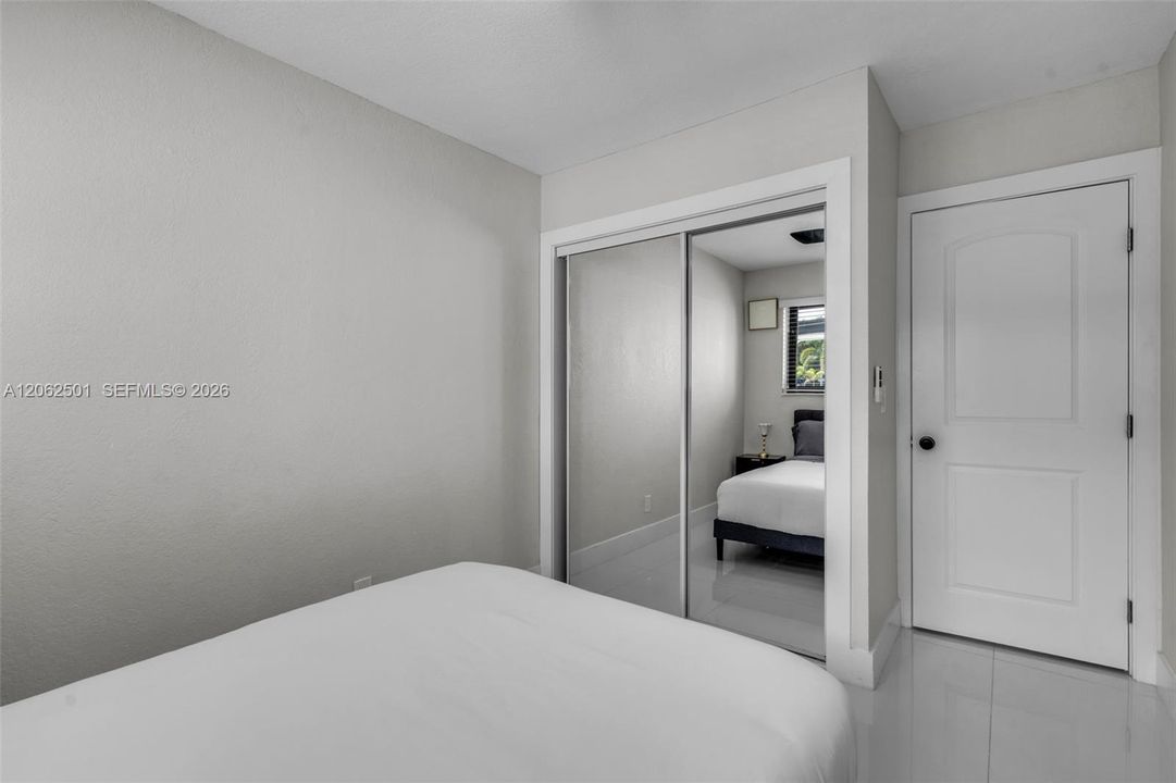 For Rent: $6,500 (5 beds, 3 baths, 1942 Square Feet)