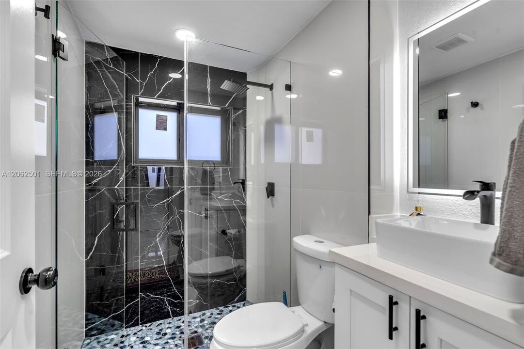 For Rent: $6,500 (5 beds, 3 baths, 1942 Square Feet)