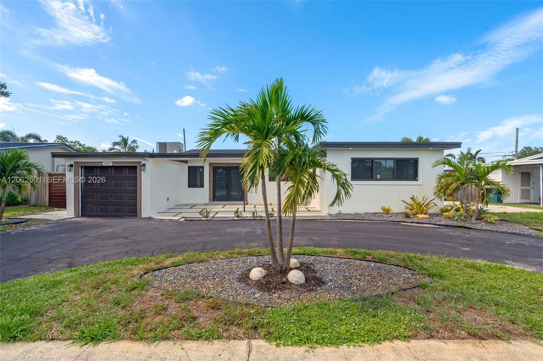 For Rent: $6,500 (5 beds, 3 baths, 1942 Square Feet)