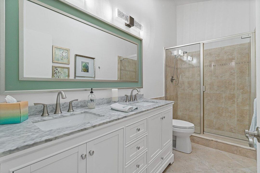 BEAUTIFUL UPDATED GUEST BATH