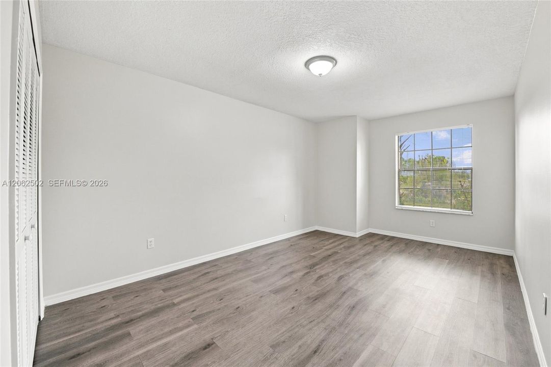 For Sale: $349,900 (3 beds, 2 baths, 1384 Square Feet)