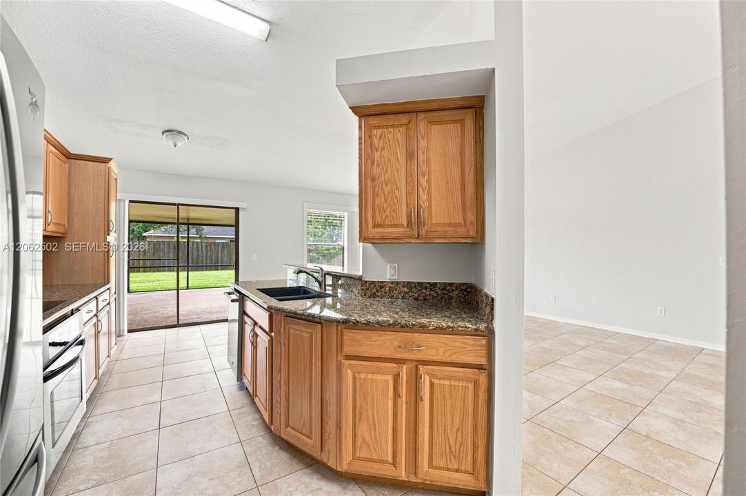 For Sale: $349,900 (3 beds, 2 baths, 1384 Square Feet)