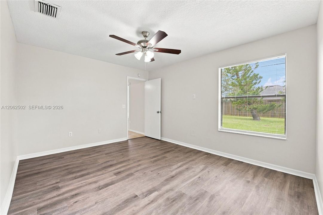 For Sale: $349,900 (3 beds, 2 baths, 1384 Square Feet)