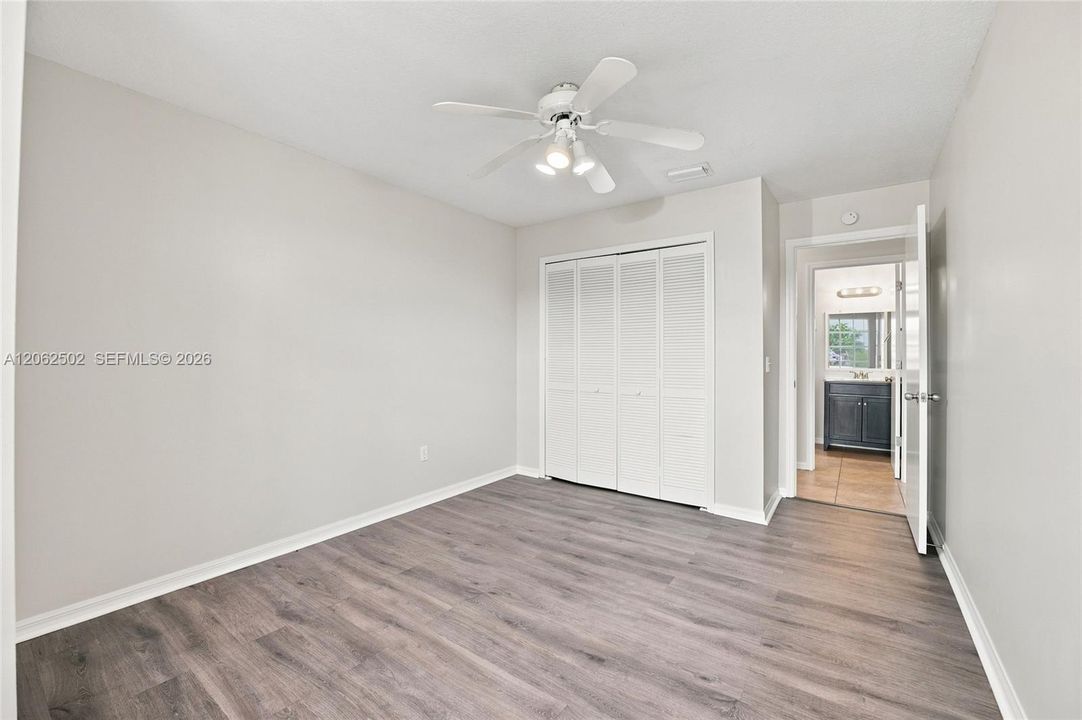 For Sale: $349,900 (3 beds, 2 baths, 1384 Square Feet)