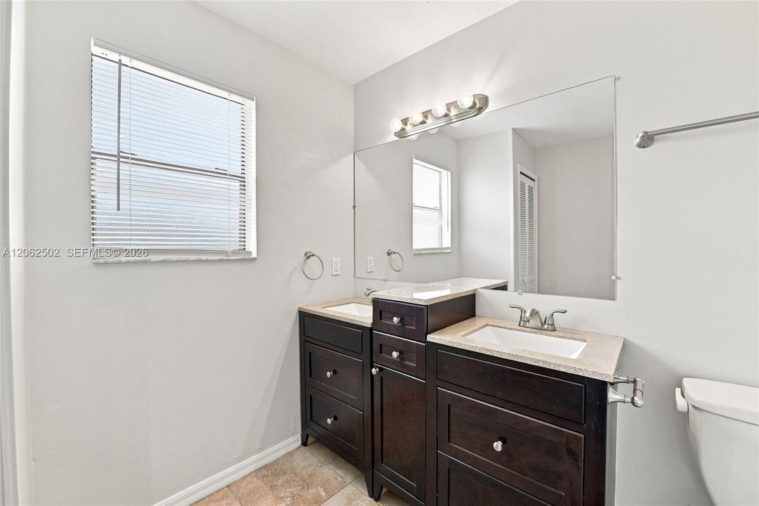 For Sale: $349,900 (3 beds, 2 baths, 1384 Square Feet)