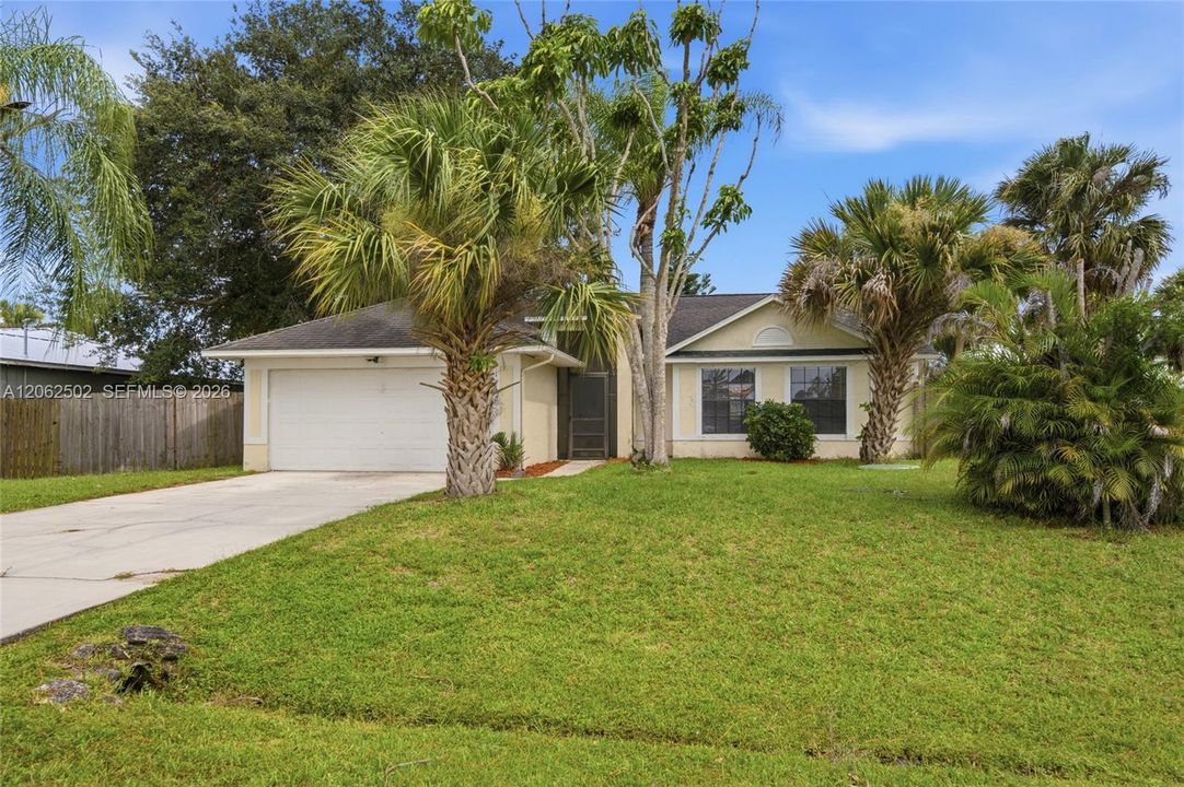 For Sale: $349,900 (3 beds, 2 baths, 1384 Square Feet)