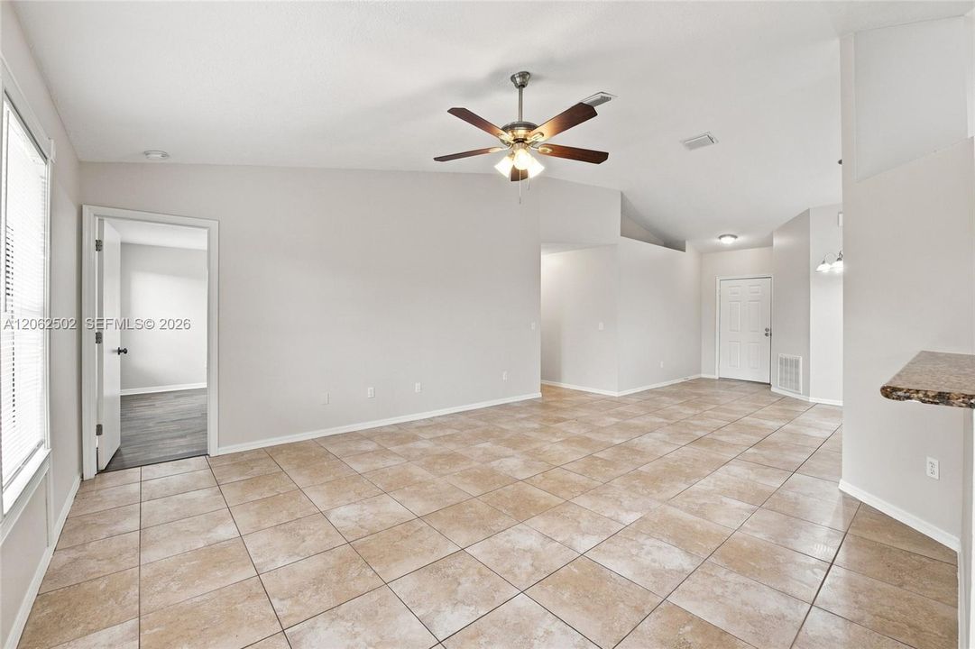 For Sale: $349,900 (3 beds, 2 baths, 1384 Square Feet)