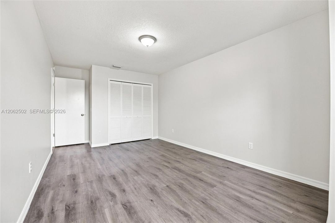 For Sale: $349,900 (3 beds, 2 baths, 1384 Square Feet)