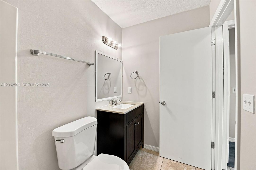 For Sale: $349,900 (3 beds, 2 baths, 1384 Square Feet)