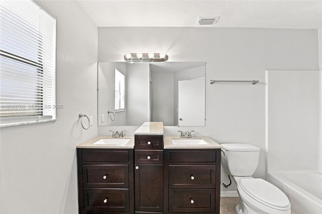 For Sale: $349,900 (3 beds, 2 baths, 1384 Square Feet)