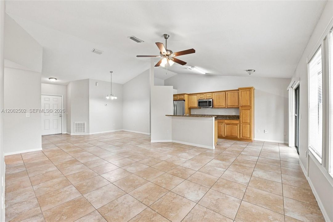 For Sale: $349,900 (3 beds, 2 baths, 1384 Square Feet)