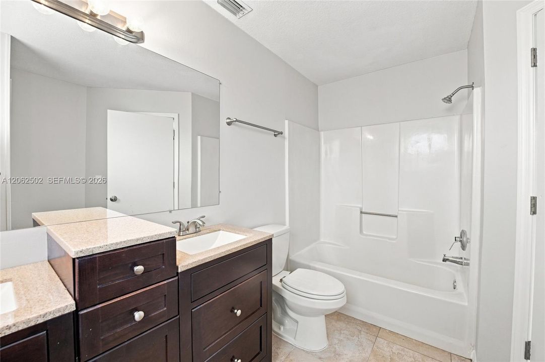 For Sale: $349,900 (3 beds, 2 baths, 1384 Square Feet)