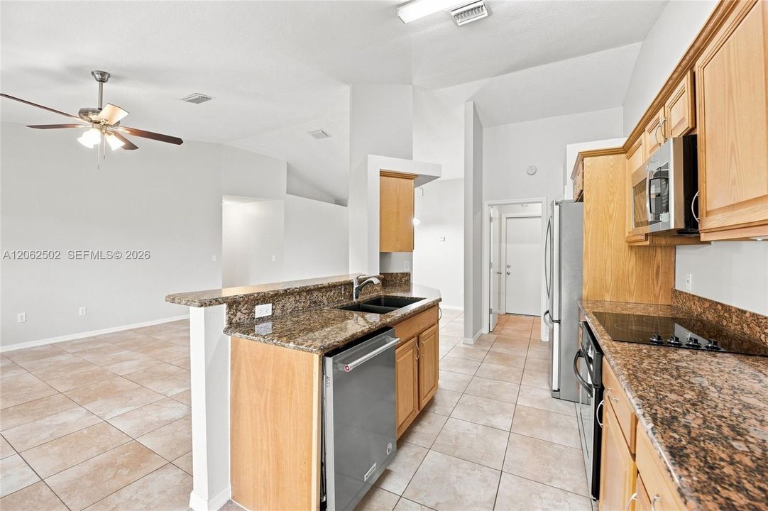 For Sale: $349,900 (3 beds, 2 baths, 1384 Square Feet)