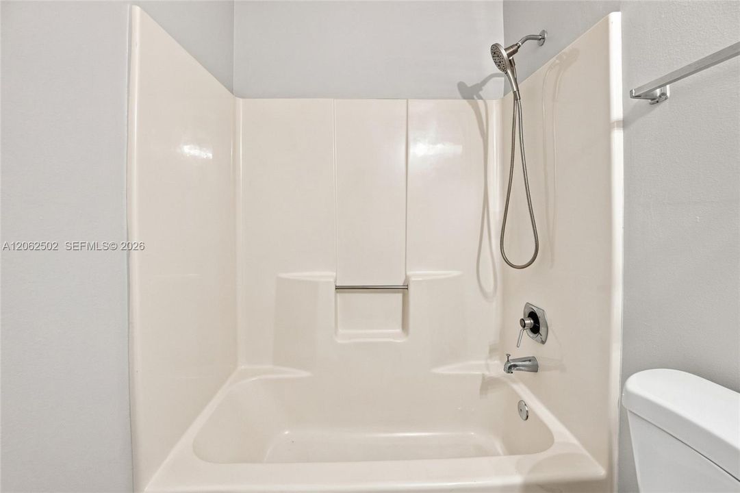 For Sale: $349,900 (3 beds, 2 baths, 1384 Square Feet)