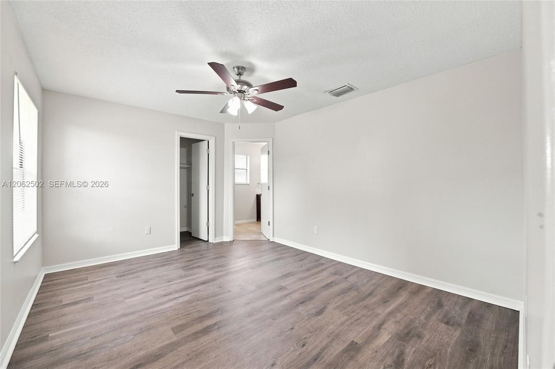 For Sale: $349,900 (3 beds, 2 baths, 1384 Square Feet)
