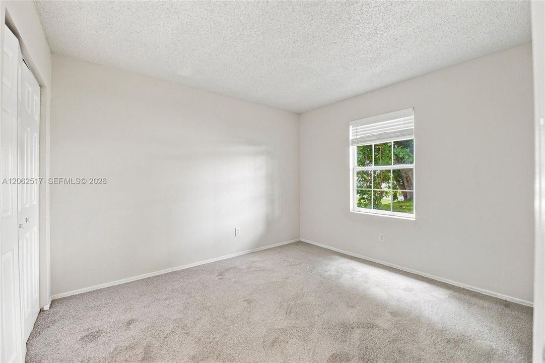 Activo con contrato: $325,000 (3 camas, 2 baños, 1180 Pies cuadrados)