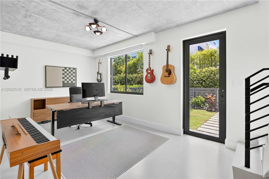 En Venta: $1,050,000 (3 camas, 2 baños, 1624 Pies cuadrados)