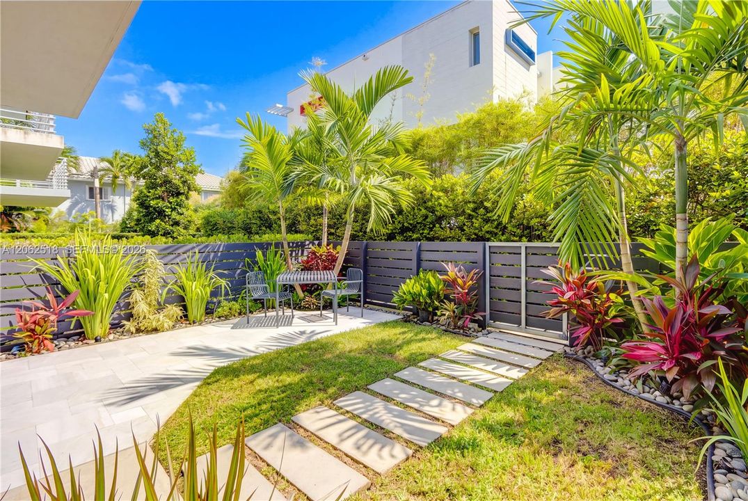 En Venta: $1,050,000 (3 camas, 2 baños, 1624 Pies cuadrados)