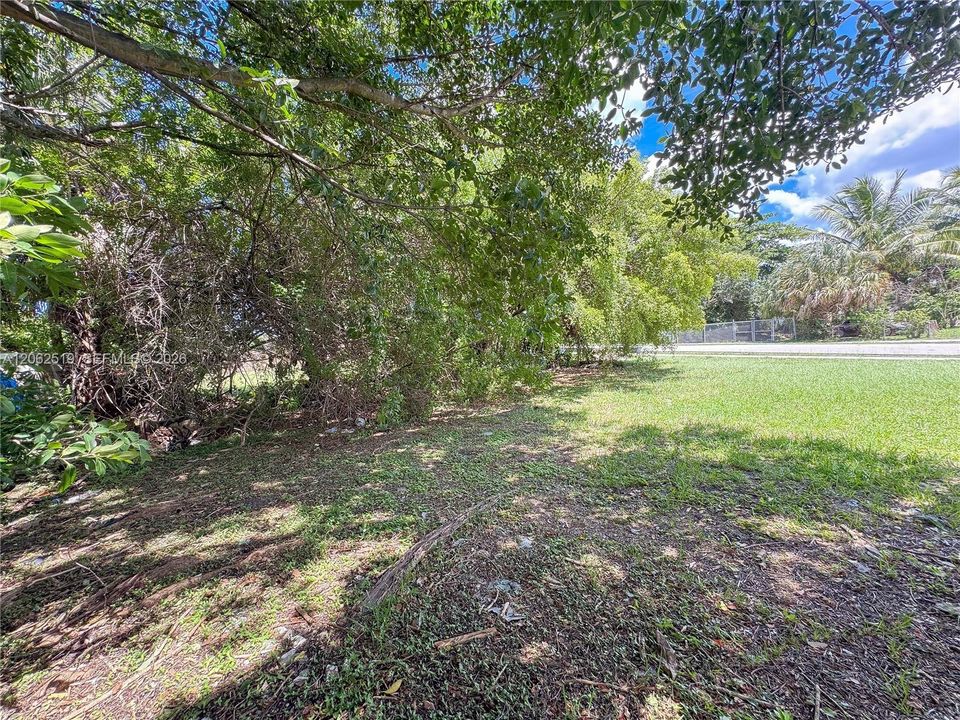 En Venta: $410,000 (3 camas, 2 baños, 776 Pies cuadrados)