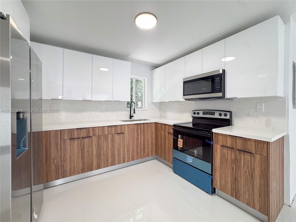 En Venta: $410,000 (3 camas, 2 baños, 776 Pies cuadrados)