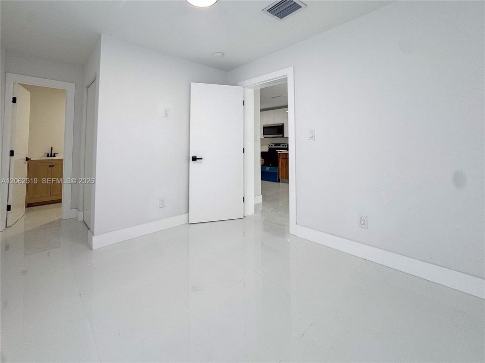 En Venta: $410,000 (3 camas, 2 baños, 776 Pies cuadrados)